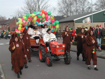 2007 - Nao 2x11 jaor trekke vae de ker - Deilname Moezêl beej vv de Vêrkusköp